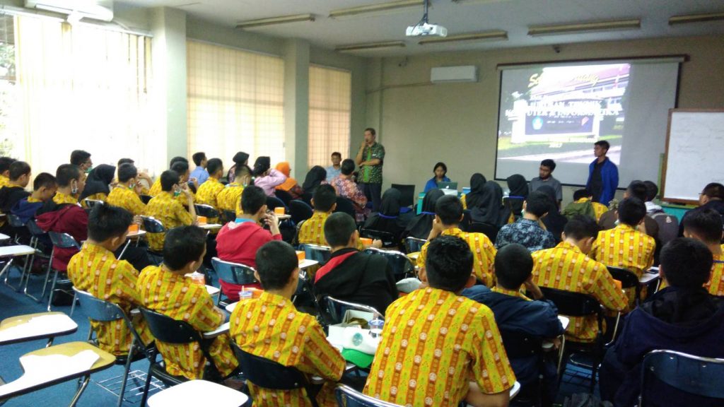 Pemaparan Materi di RSG