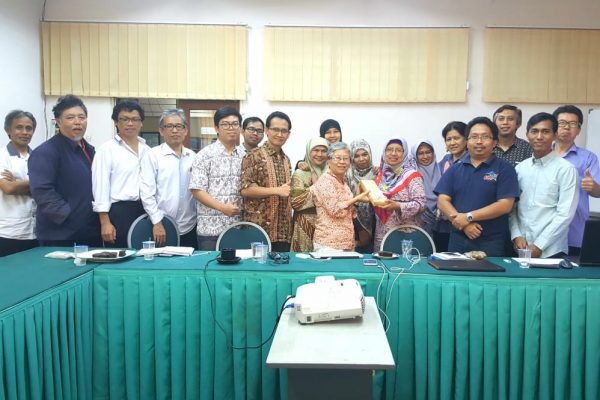 Brainstorming Kurikulum dengan Bu Inge (1)