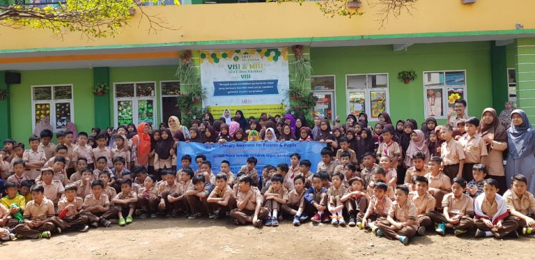 Digital Literacy Awareness for Parents and Pupils, Pengabdian kepada Masyarakat Dosen JTK di SDIT Ibnu Khaldun