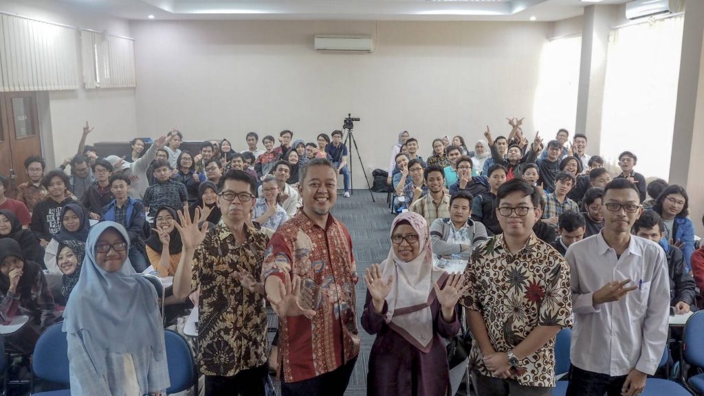 Foto Bersama saat Kuliah Tamu TDD Implementation
